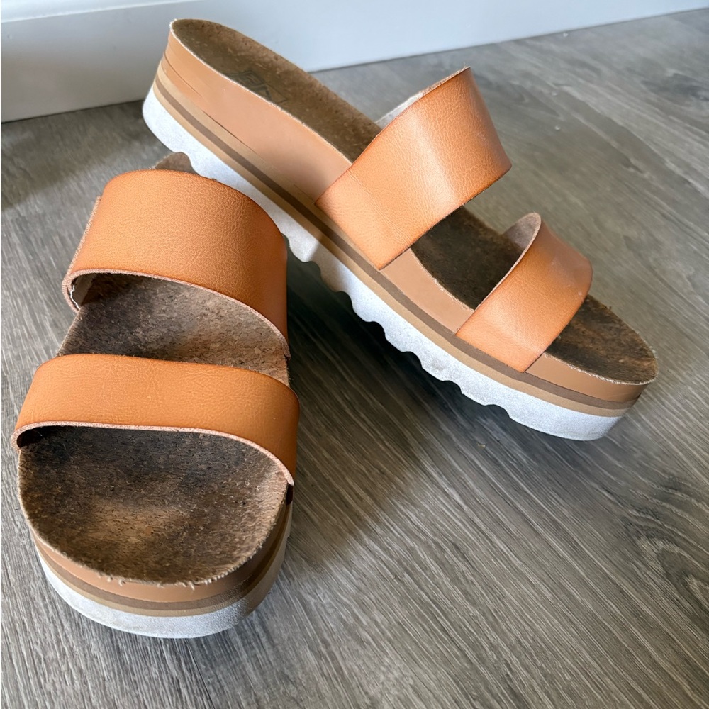 Women’s Two-Strap Platform Slide Sandals - Tan